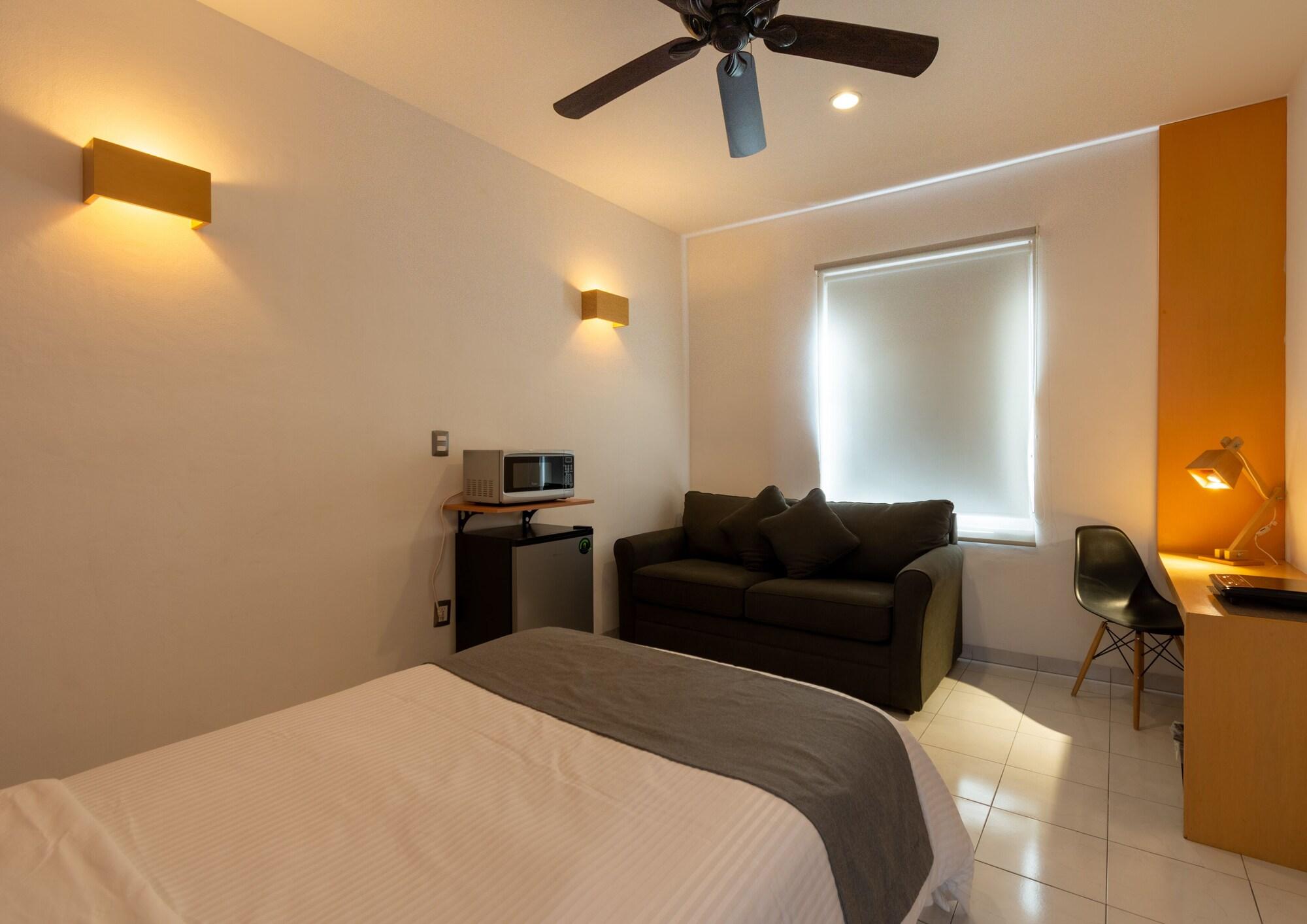 Hotel Mexico Inn Express Salamanca Dış mekan fotoğraf