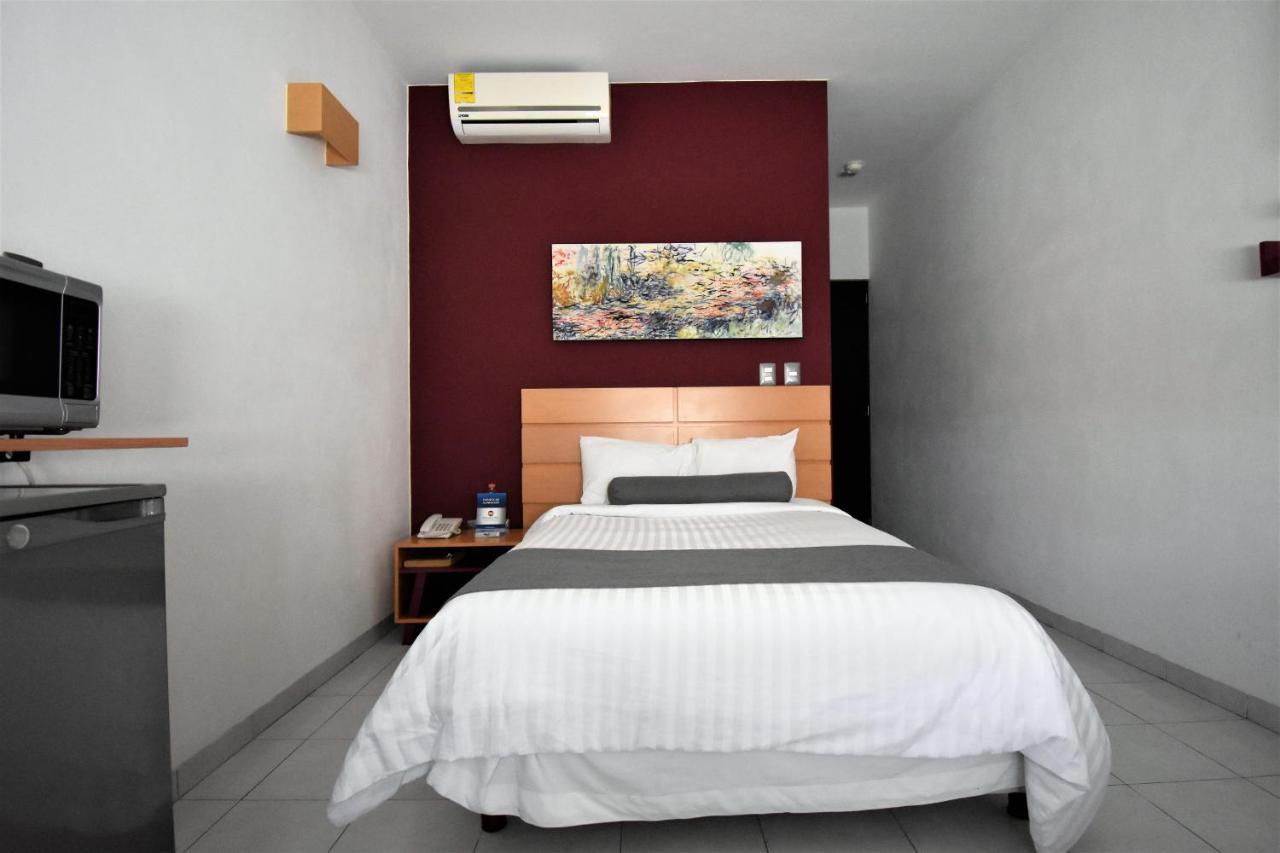 Hotel Mexico Inn Express Salamanca Dış mekan fotoğraf